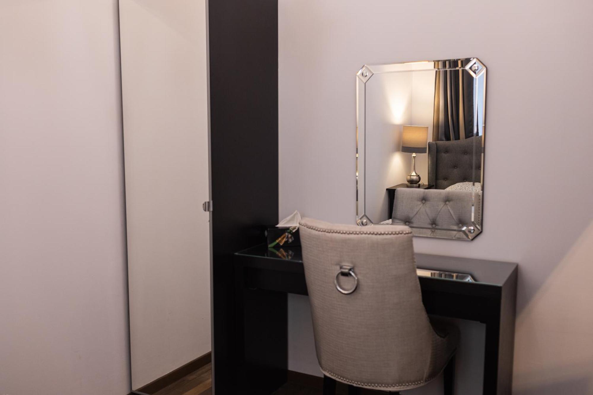 Lux Apartmenty - Old City Krakow Luaran gambar